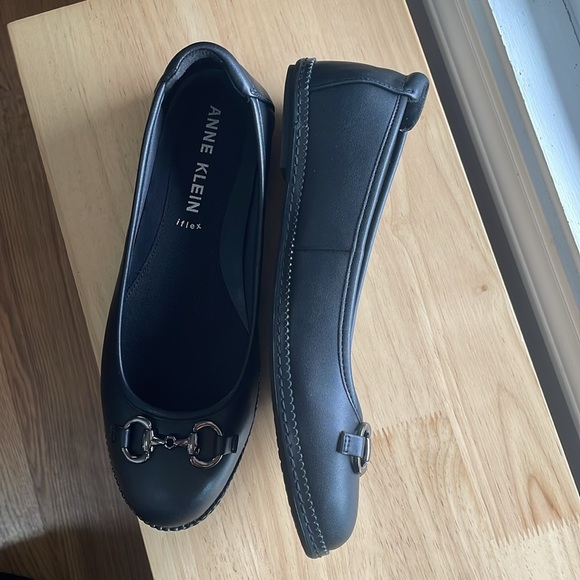 Anne Klein Women's Black Elly Ballet flats
PRE~LOVED EXCELLENT COND!!! - Picture 2 of 5